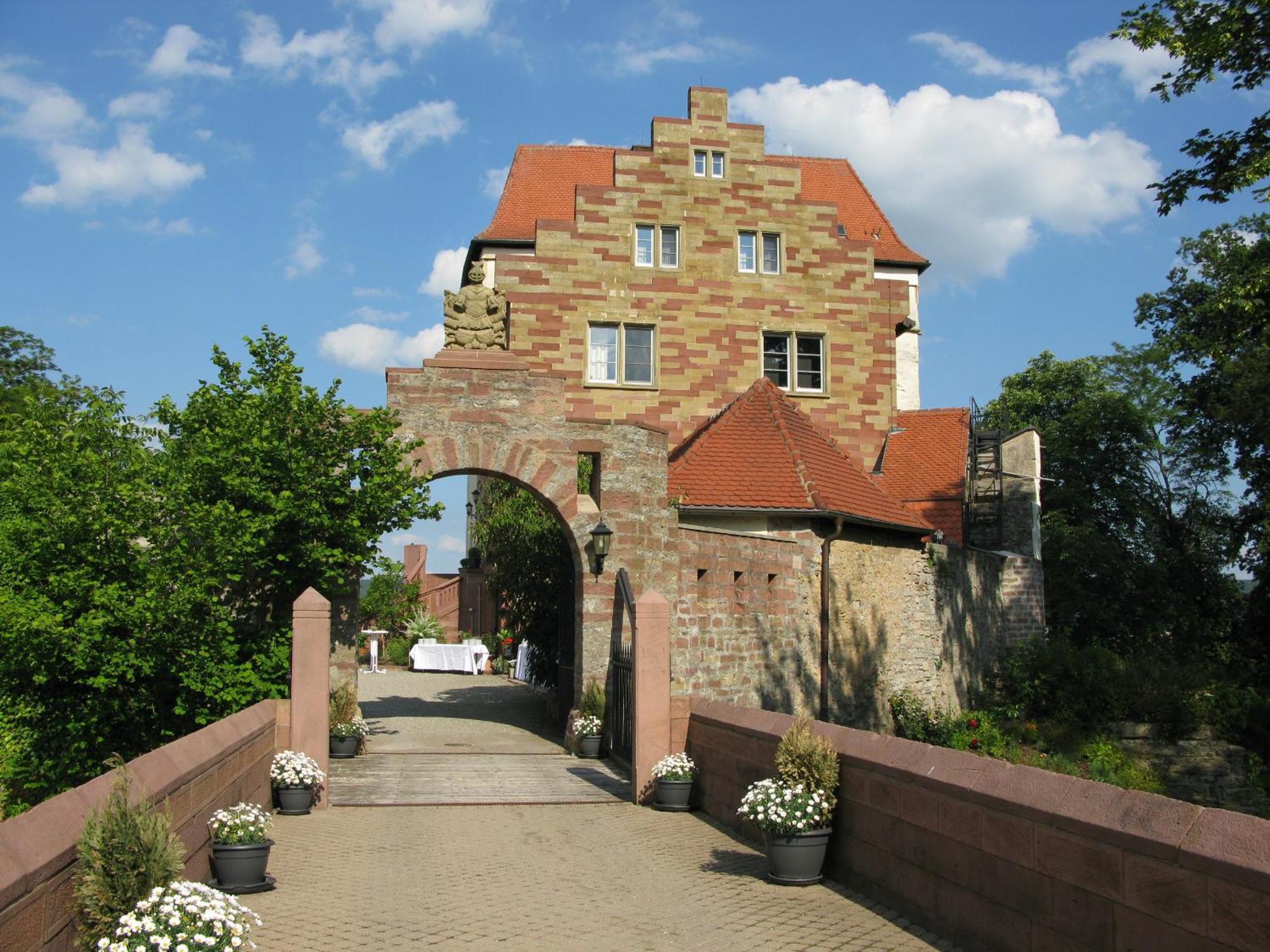 Eventlocation & Hotel Schloss Neuburg Obrigheim Eksteriør bilde